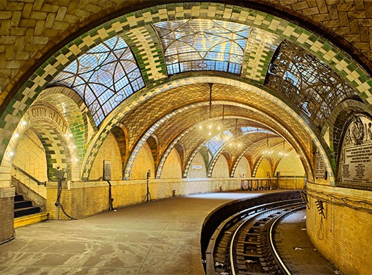 City Hall subway station. &copy; Michael Freeman Courtesy of the Museum of the City of New York